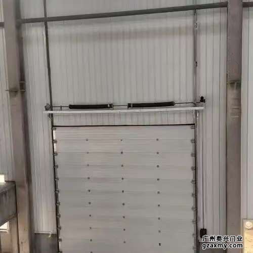 <b>工业提升门</b>